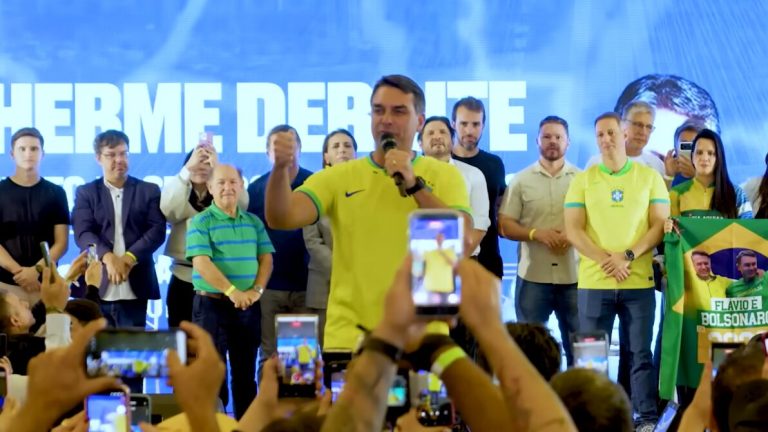 Flavio-Bolsonaro-em-Sorocaba-16mai2025.jpg