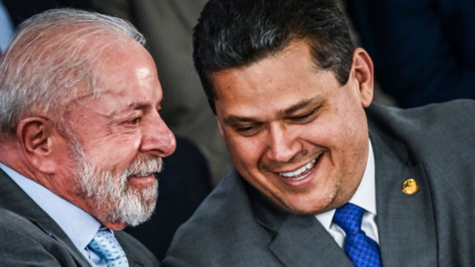 alcolumbre-lula.jpg
