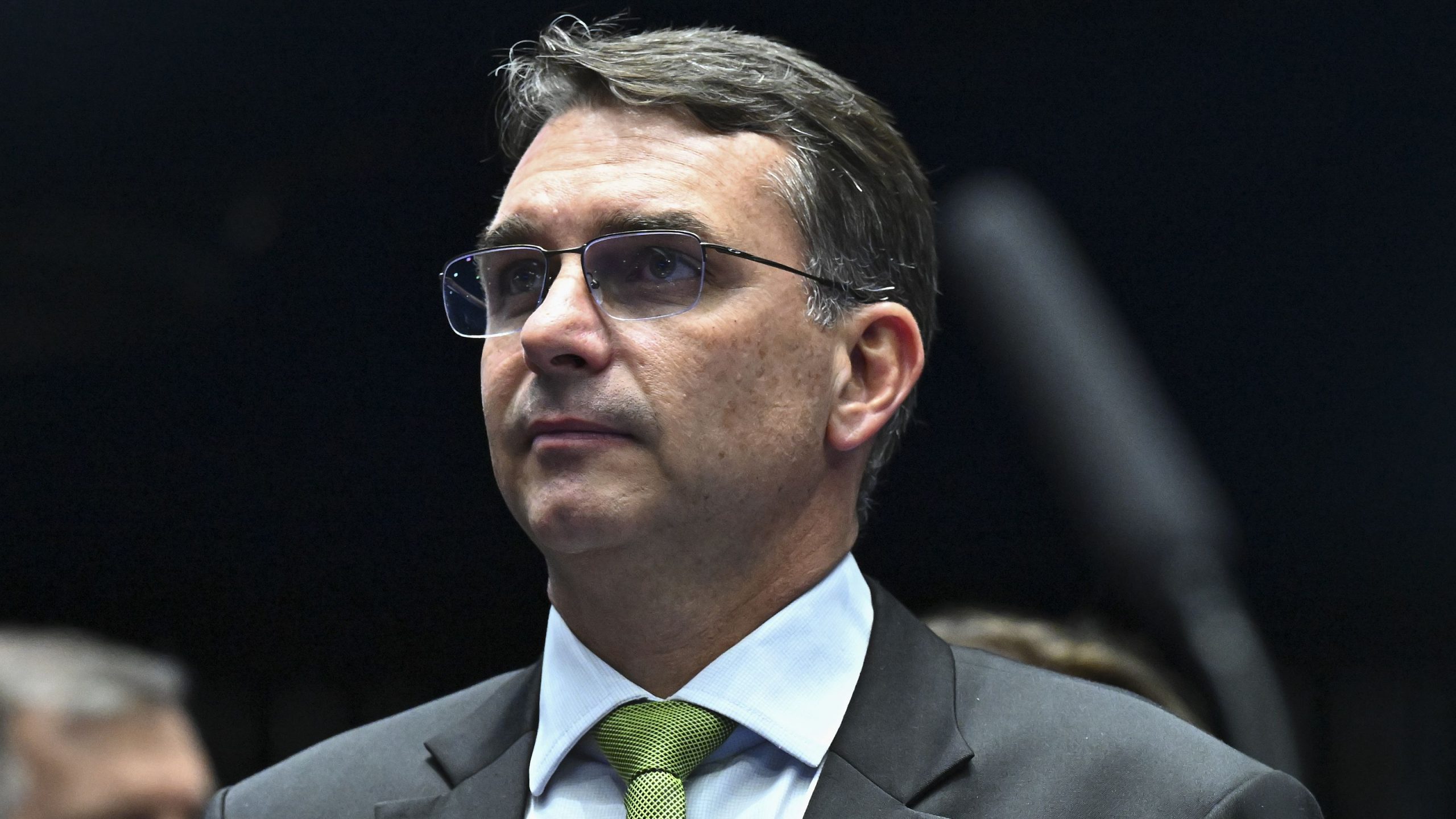 flavio-bolsonaro-vorcaro-direita-1.jpg