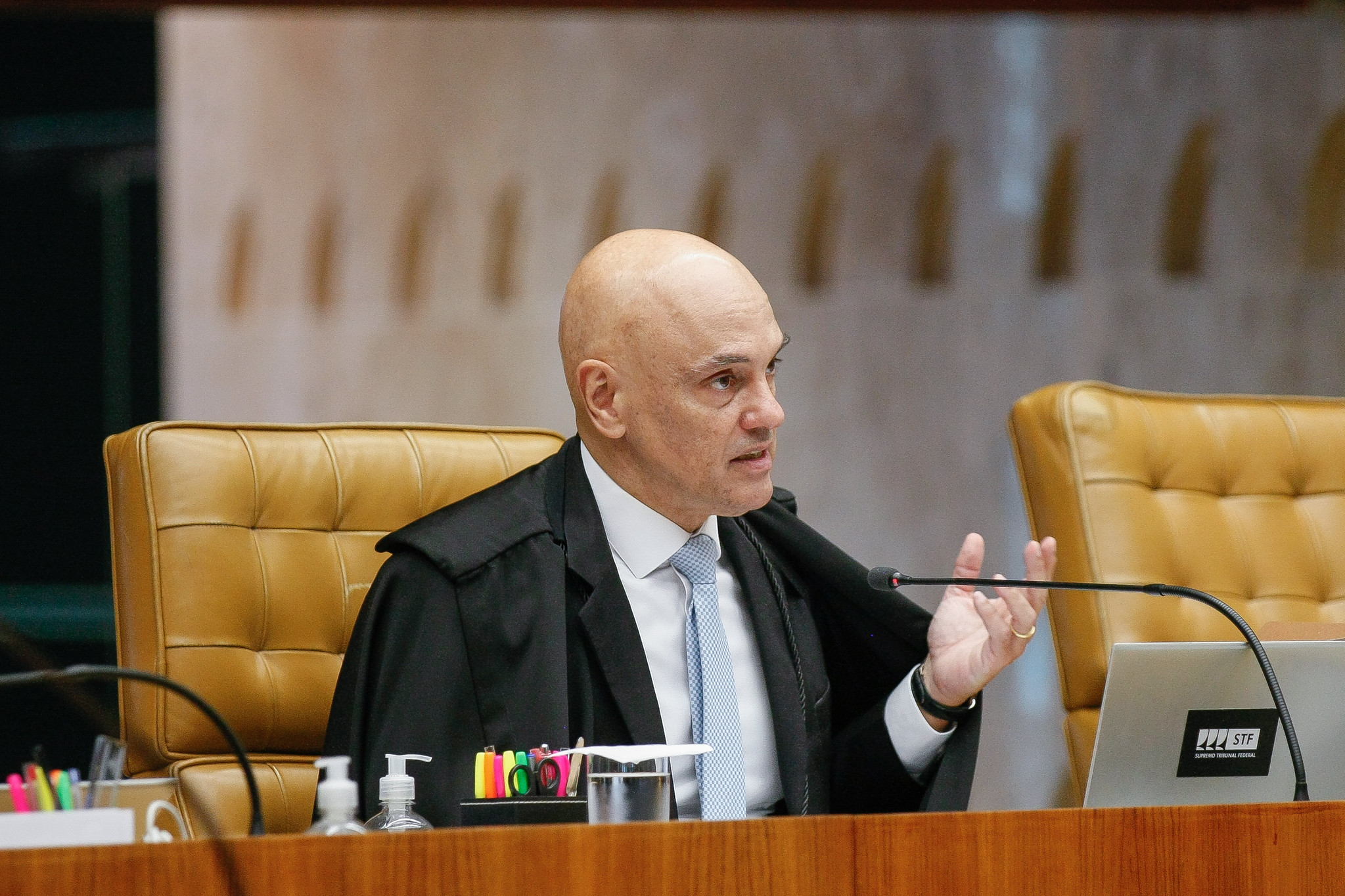 moraes.jpg