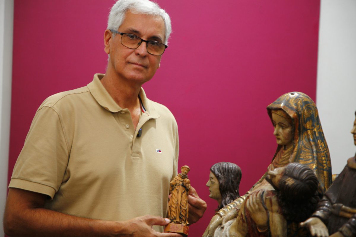 2025-11-10-mega-exposicao-de-artes-sacra-em-nova-iguacu_rf-18-1200x800.jpg